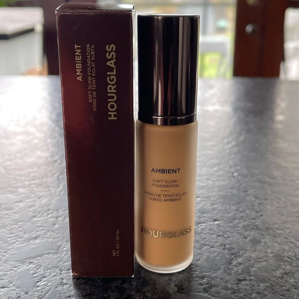 Hourglass Ambient Soft Glow Foundation no. 13 Medium Deep Warm Undertones
